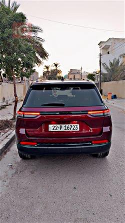 جیپ گراند شیرۆکی